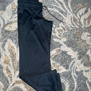 Womens UA medium pants
